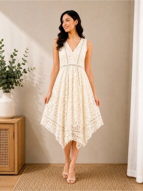 Jolie Ivory Floral Lace Handkerchief Hem Dress Size M